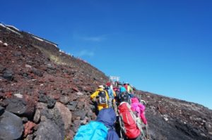 富士登山！山開きの時期とは！？ 女性の注意点 と子供の年齢